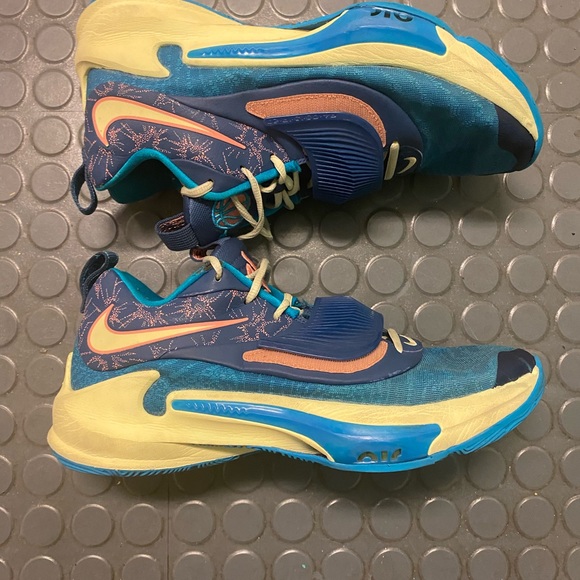 Nike  freak 3 NRG “Valentines day” Mens size 11 - Picture 1 of 6